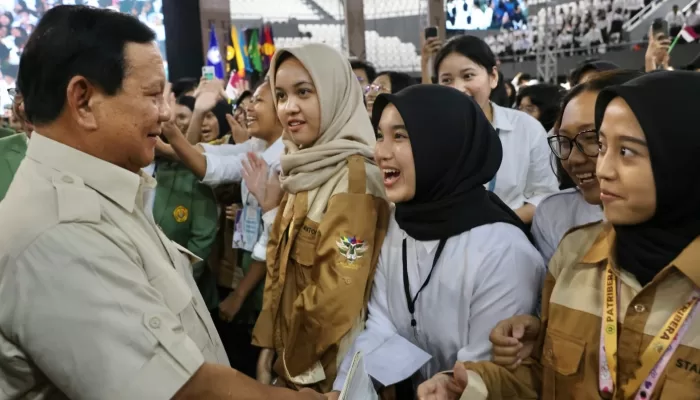 Beri Pembekalan pada Mahasiswa Baru UPN, Prabowo Ingatkan Pentingnya Bersyukur