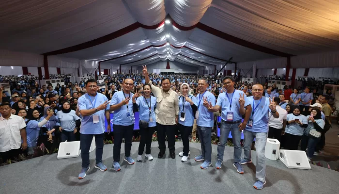 Prabowo Beri Alat Produksi untuk Para Pengusaha UMKM, dari Mesin hingga Bebek Petelur