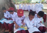 SDN 238 Laempa Laksanakan Program Membaca Sebelum Masuk Kelas