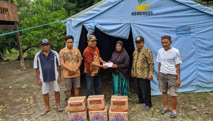 Baznas Soppeng Salurkan Bantuan Untuk Korban Banjir dan Longsor  
