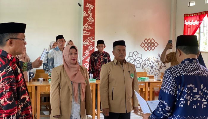 Lantik 2 Kepala Madrasah, Kakan Kemenag Ajak Kerja Secara Profesional dan Proporsional