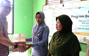 Yayasan Hadji Kalla Berbagi Paket Sembako Ramadan