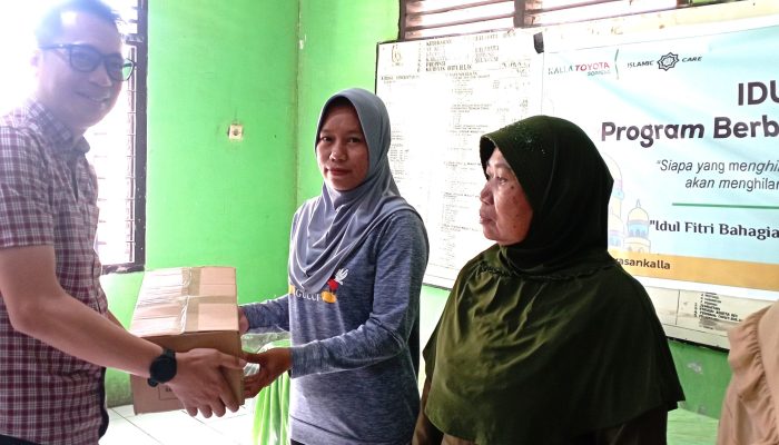 Yayasan Hadji Kalla Berbagi Paket Sembako Ramadan