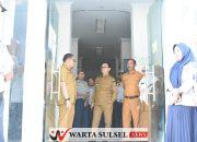 Hari Pertama Kerja Pasca Lebaran, Bupati Soppeng Sidak Sejumlah SKPD