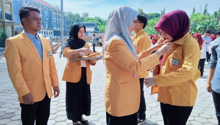 Rektor Unipol Lepas 410 Mahasiswa KKN, Siap Mengabdi di Empat Kabupaten