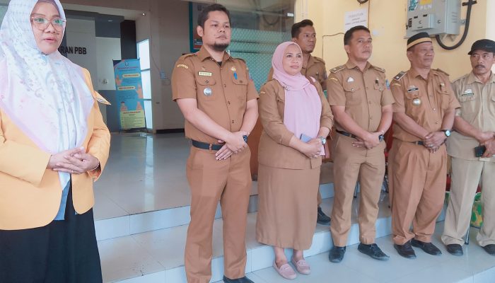 Camat Lalabata Sambut Mahasiswa KKN Unipol Soppeng 