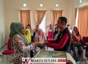 Jelang Keberangkatan, CJH Donri-donri Wakafkan Al’quran 