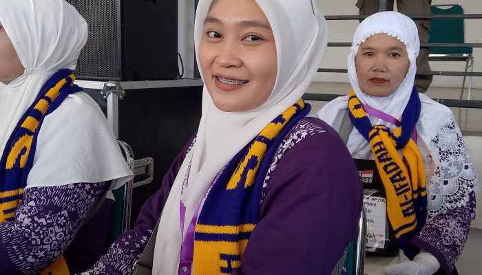 Berparas Cantik dan Anggun, Rismayanti CJH Termuda Kabupaten Soppeng 