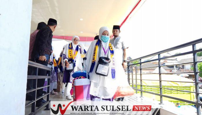 Pjs Sekda Soppeng Lepas Jamaah Calon Haji Kloter 6 Soppeng 