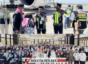 Bupati Sidrap Jemput Langsung Jemaah Kloter 7 hingga ke Tangga Pesawat