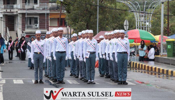 Tampil Menarik, Santri MAS PP. Yasrib Lapajung Ikuti Lomba Gerak Jalan Indah 