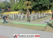 Sambut HUT RI Ke-80, Kodim 1423/Soppeng Kolaborasi Lintas Sektor Bersihkan TMP Salotungo