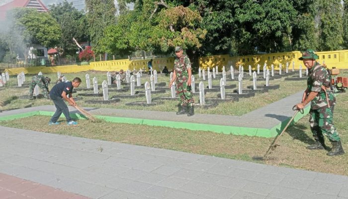 Sambut HUT RI Ke-80, Kodim 1423/Soppeng Kolaborasi Lintas Sektor Bersihkan TMP Salotungo