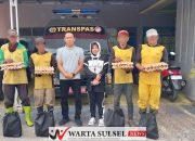 Merdeka Peduli, Rutan Soppeng Salurkan Bansos Kepada Warga Kurang Mampu Sekitar Rutan