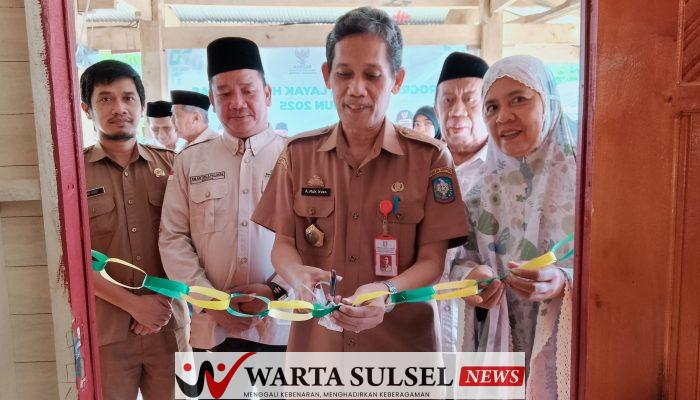 Baznas Soppeng Serahkan Bantuan RTLH