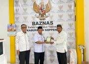 Baznas Soppeng Salurkan Buku Iqra Kepada Santri Ponpes NU Sering