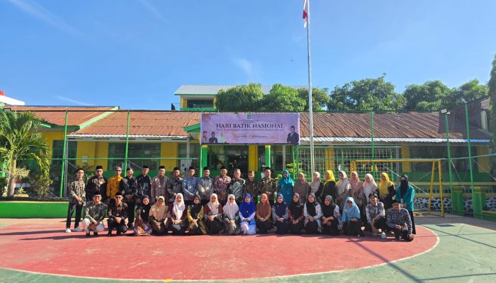 Ponpes Yasrib Lapajung Rayakan Hari Batik Nasional dengan Penuh Antusias