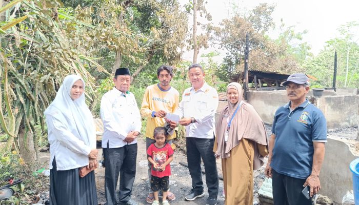 Kebakaran Di Daerah Transmigrasi, Baznas Soppeng Salurkan Bantuan 