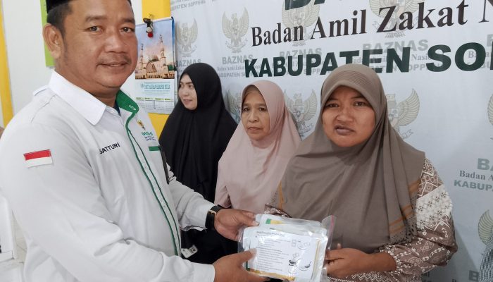 Baznas Soppeng Salurkan Daging DAM Haji Kepada 225 Mustahik 