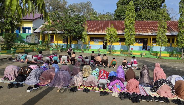 Bentuk Akhlak dan Karakter Siswa, SDN 6 Ujung Baru Gelar Sholat Dhuha Bersama