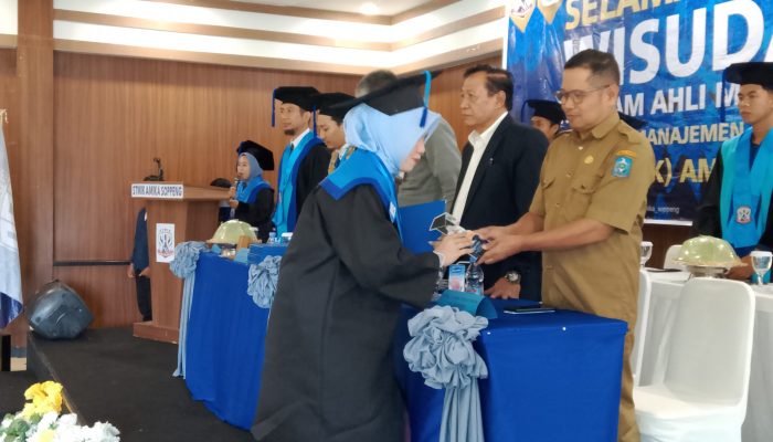 STIMIK AMIKA Soppeng Gelar Wisuda, Cetak SDM Unggul Hadapi Era Digital