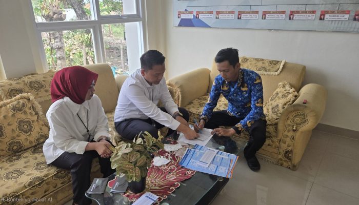 Sinergi Layanan, BRI Soppeng Serahkan Buku Rekening Kepada PPPK Kemenag Soppeng 