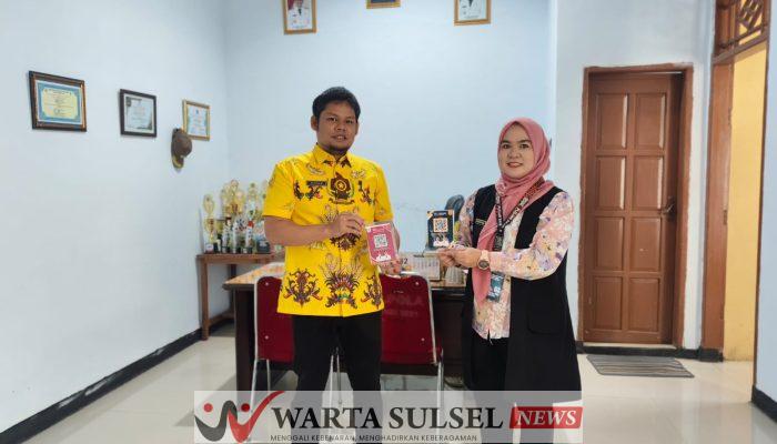 Penyerahan QR Code SP4N-LAPOR dan PPID Permudah Akses Layanan Publik di Kecamatan Lalabata