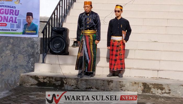 Kenakan Pakaian Adat Bugis, Kakan Kemenag Soppeng Pimpin Upacara HGN 2025