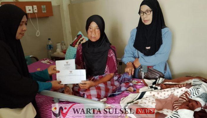 Baznas Soppeng Salurkan Bantuan Pengobatan Untuk Sinar Penderita Tumor 