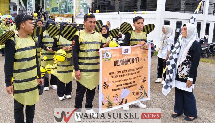 Kostum Unik Warnai Gerak Jalan Kreasi Porseni UNIPOL Soppeng 