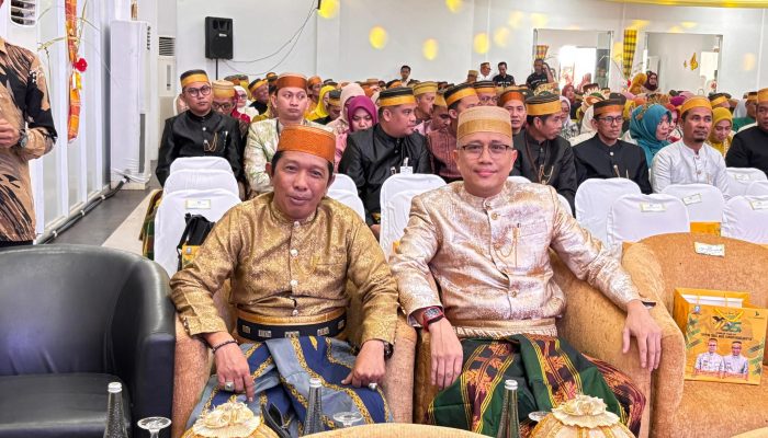 Kenakan Pakaian Adat, Kakan Kemenag Soppeng Tampil Menawan di Hari Jadi Soppeng 