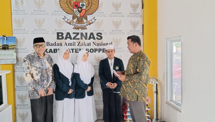 Mahasiswa Pergi Daurah, Baznas Soppeng Beri Bantuan