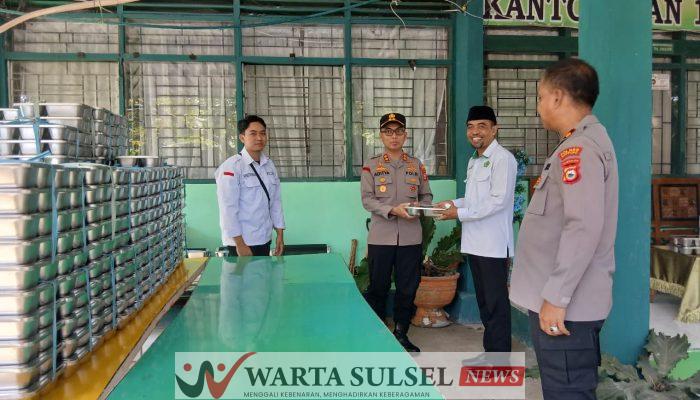 Perdana, Kapolres Soppeng Pantau Pendistribusian MBG di MAN 1 Soppeng