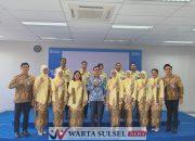 Peringati Hari Kartini, Pekerja BRI Soppeng Kenakan Busana Batik Layani Nasabah