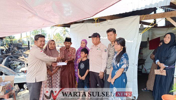 Wujud Kepedulian, BAZNAS Soppeng Bantu Korban Kebakaran di Kecamatan Liliriaja