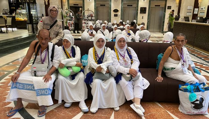 Labbaik Allahumma Labbaik, Jamaah Haji Kloter 1 Embarkasi Makassar Mulai Bergerak ke Makkah 