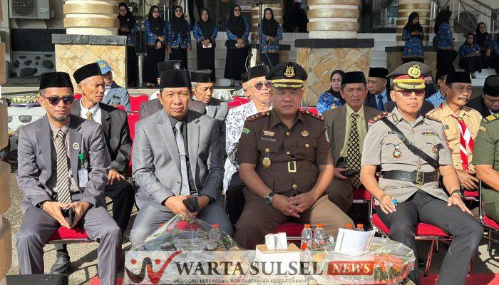 Hadiri Upacara Hardiknas 2026, Kakan Kemenag Soppeng Tegaskan Dukungan terhadap Pendidikan Bermutu