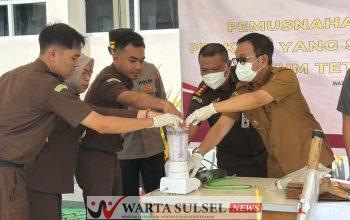 Bupati Soppeng Hadiri Pemusnahan Barang Bukti di Kejari Soppeng