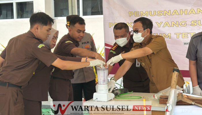 Bupati Soppeng Hadiri Pemusnahan Barang Bukti di Kejari Soppeng