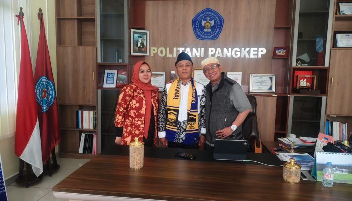 Direktur PoliPangkep Lepas Dosen Dr. Yusri Muhammad Yusuf Menunaikan Ibadah Haji