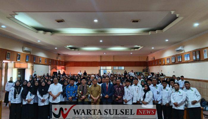 Stafsus Menag RI Buka Bimtek KTI di Soppeng