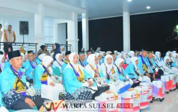 Air Mata Haru Mengiringi Langkah Suci: Kisah di Balik Pelepasan Kloter 41 & 43 Kabupaten Soppeng