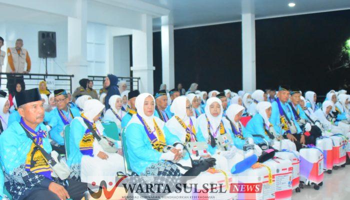 Air Mata Haru Mengiringi Langkah Suci: Kisah di Balik Pelepasan Kloter 41 & 43 Kabupaten Soppeng