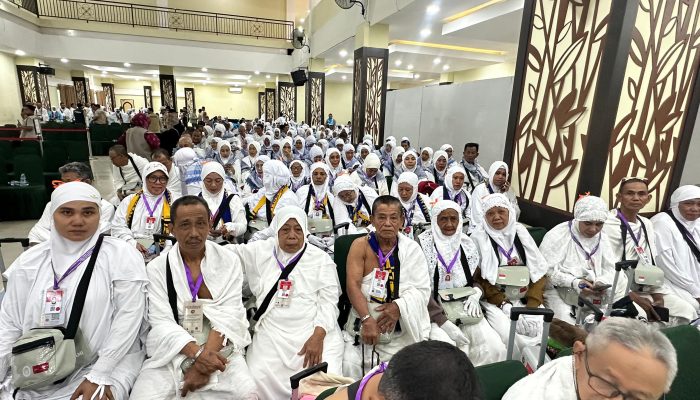 Pakai Ihram, CJH Soppeng Terbang Ke Makkah