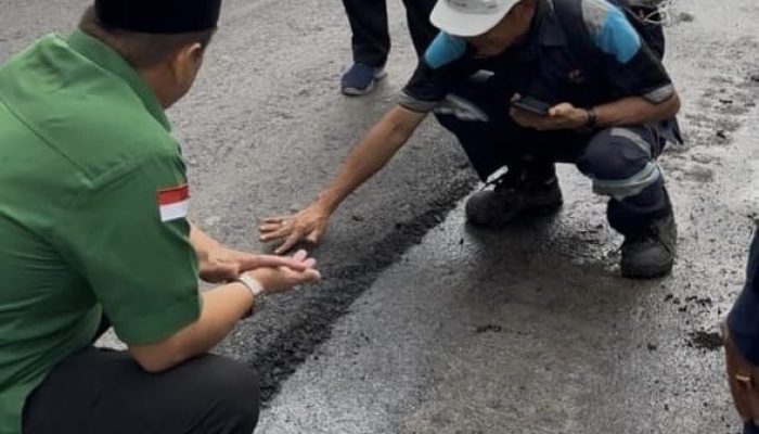 Wakil Ketua DPRD Sulsel Tinjau Progres Pengerjaan Jalan Soppeng-Wajo