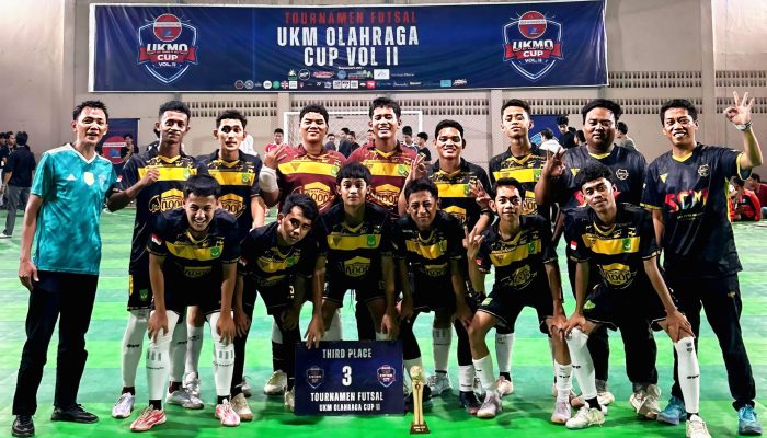 Tim Futsal MA Yasrib Lapajung Juara III Turnamen Futsal UKMO 