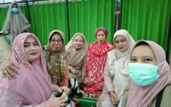 Pulang Ke Soppeng, Jamaah Haji Tampil “Bling-bling”