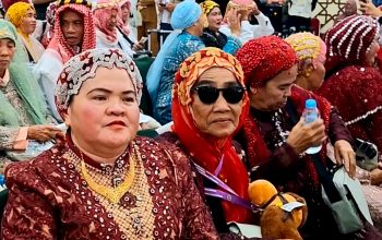 Ekspresi Bahagia Jemaah Haji Kloter 09 UPG, Hj. Dahliah: Blink-Blink Bukan Pamer