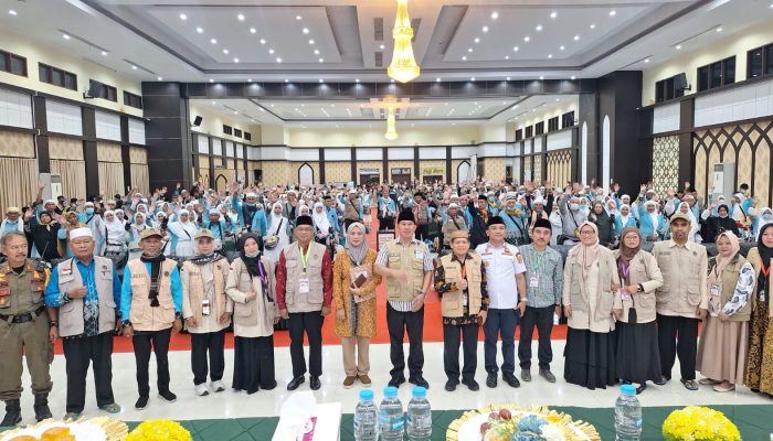 Kloter 11 Tiba di Makassar, Jemaah Haji Sulbar Disambut Pemkab Polman