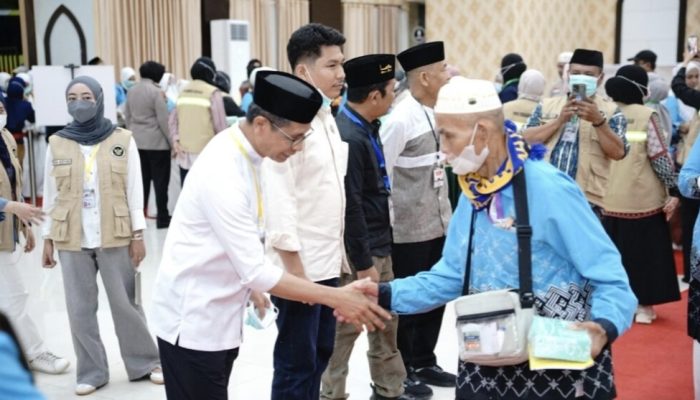 Mendarat, Wabup Soppeng Sambut Kedatangan Jemaah Haji Soppeng 